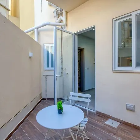 아파트 Cosy In Ta' Xbiex Close To Promenade *