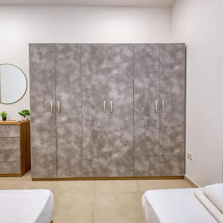 아파트 Cosy In Ta' Xbiex Close To Promenade *