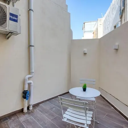 Cosy In Ta' Xbiex Close To Promenade Апартаменты
