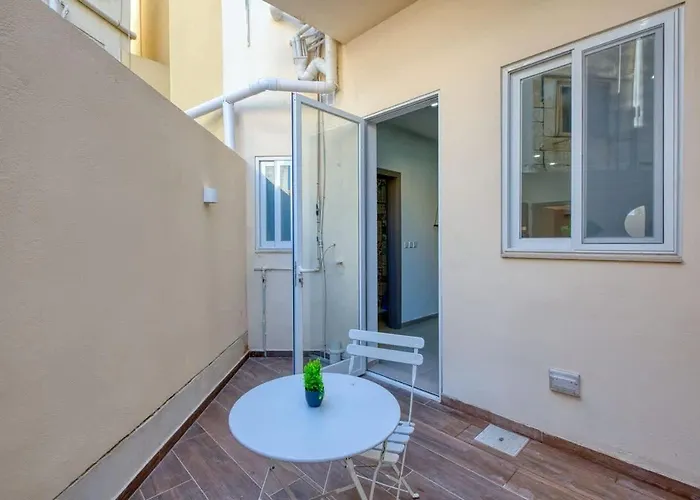 아파트 Cosy In Ta' Xbiex Close To Promenade *