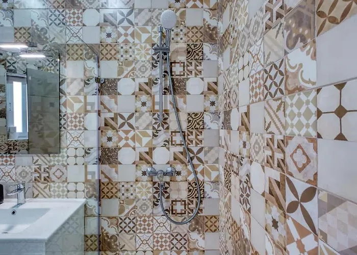 Cosy In Ta' Xbiex Close To Promenade