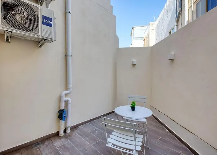 Cosy In Ta' Xbiex Close To Promenade Lejlighed