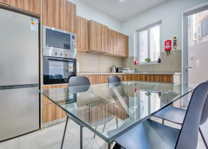 Cosy In Ta' Xbiex Close To Promenade * Santa Vennera